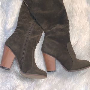 cute thigh high heel boots!